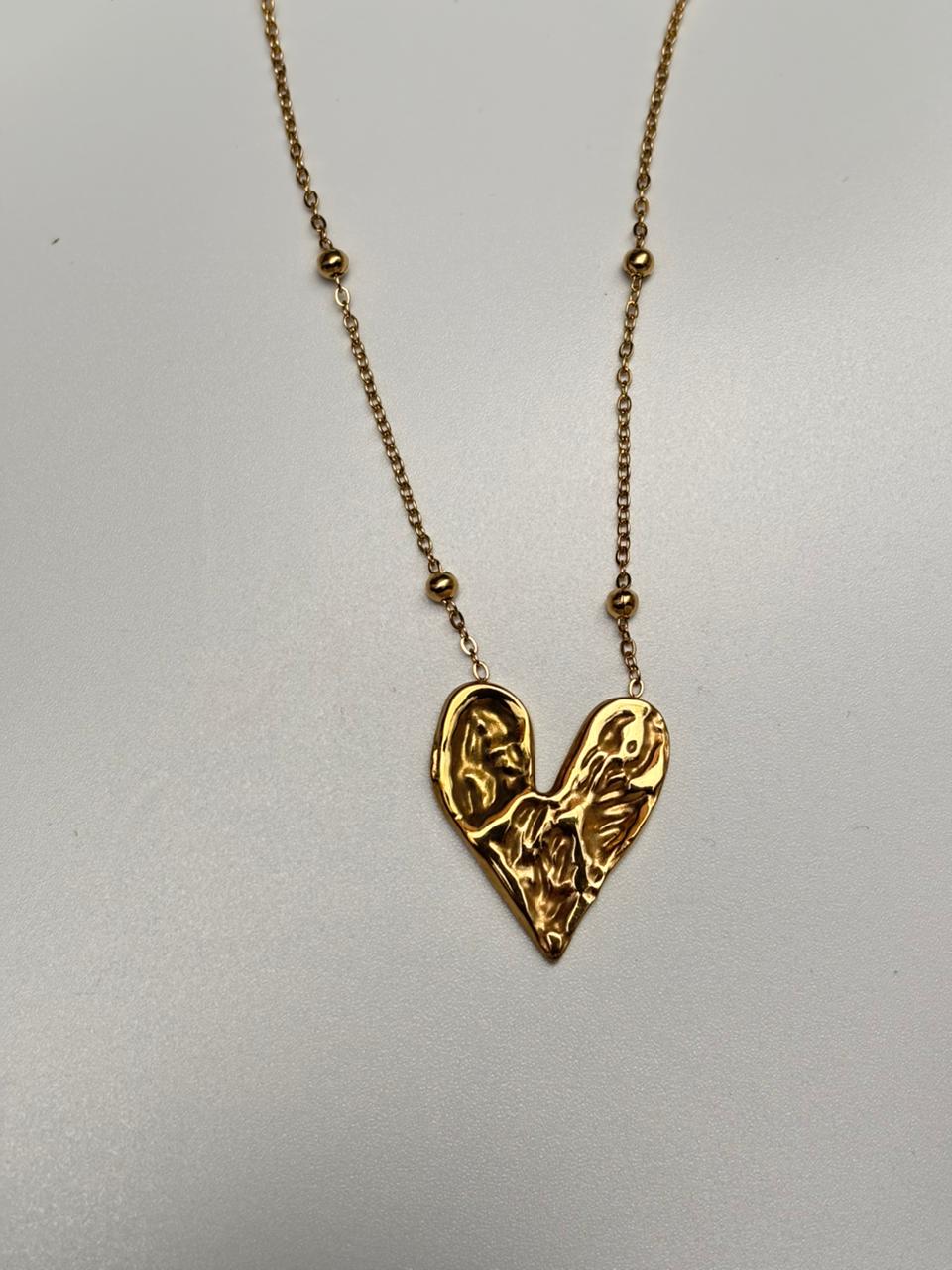 Heart shaped neckpiece