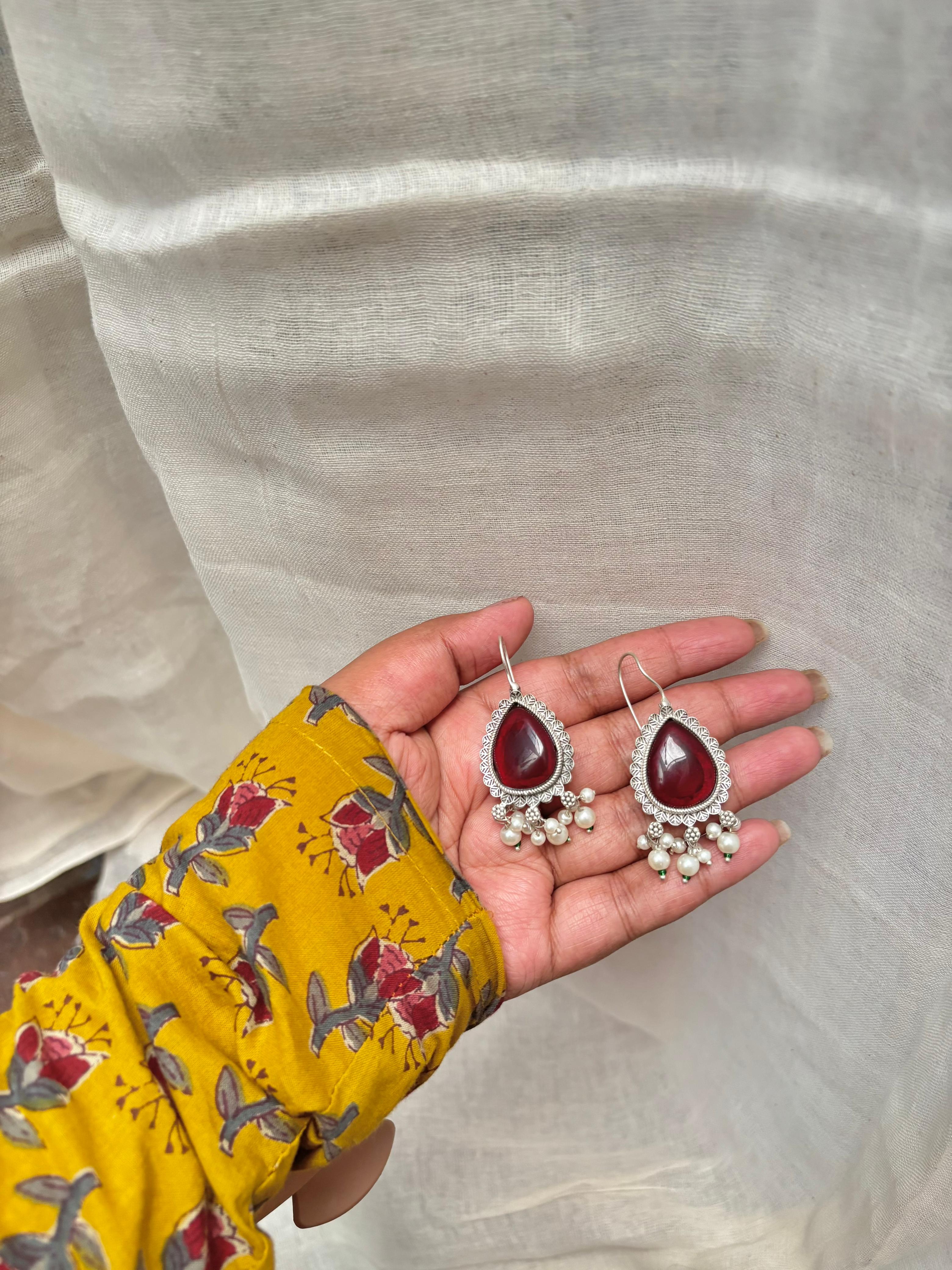 Monalisa stone drop earrings