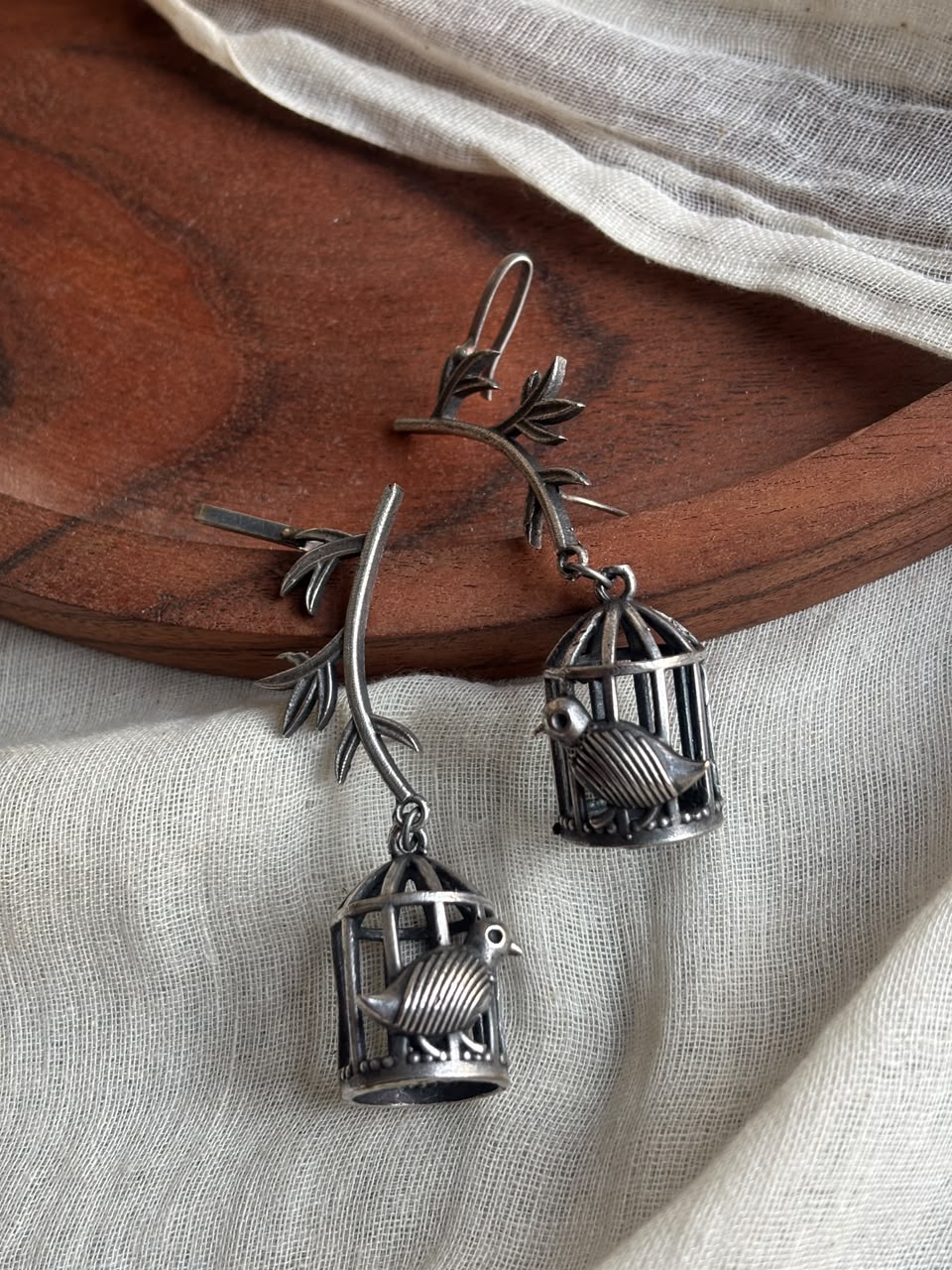 Cage brass earcuff