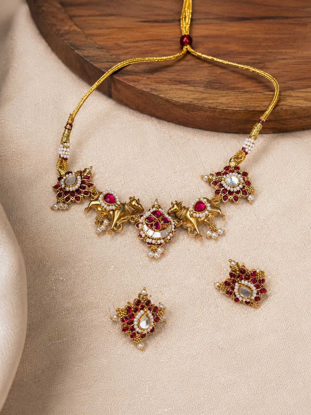 Gauri gold necklace