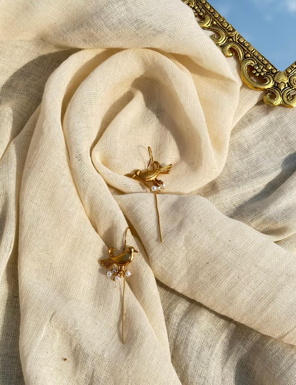 Bird pearl drop earcuff 