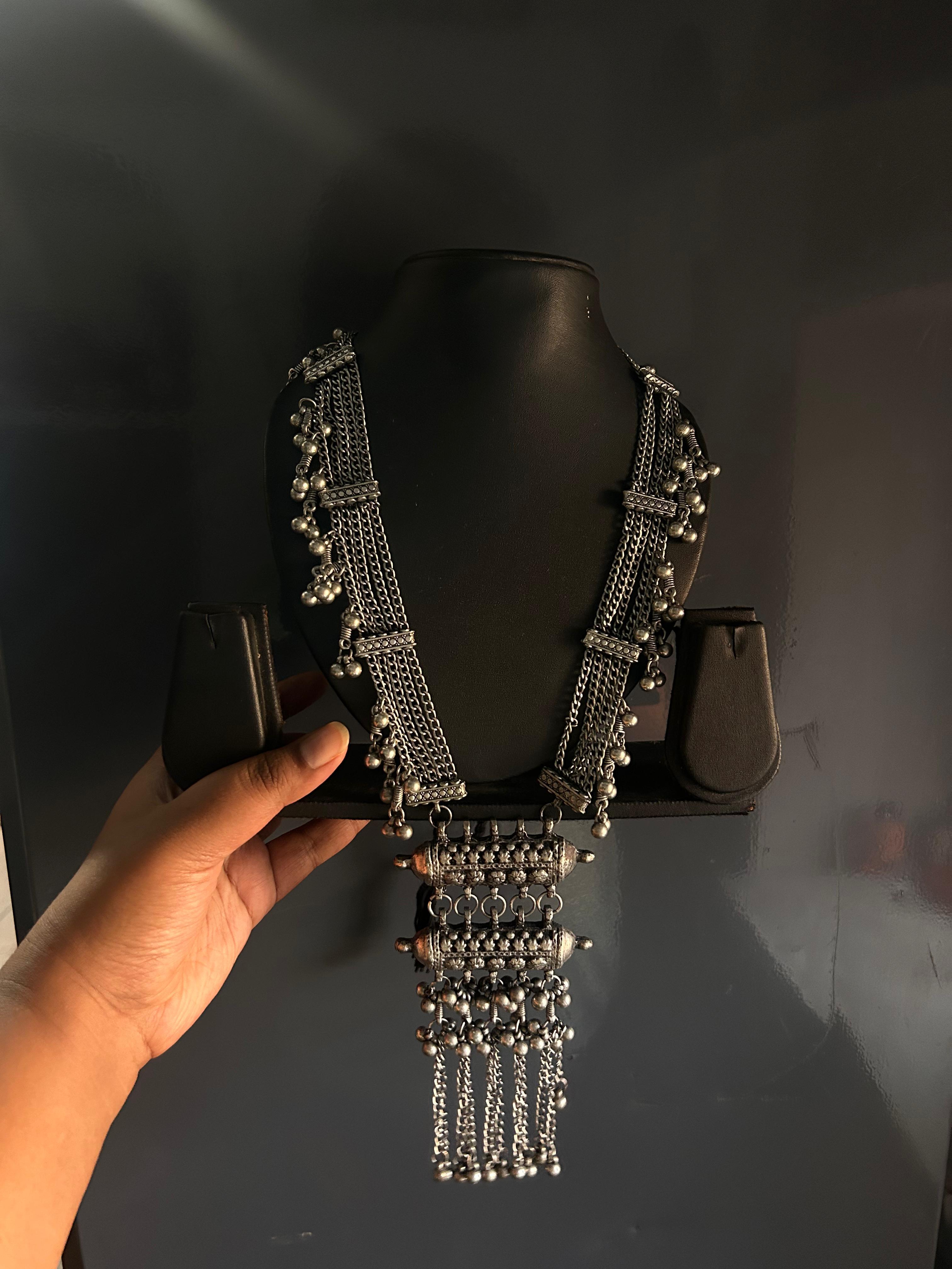 Heritage veil necklace