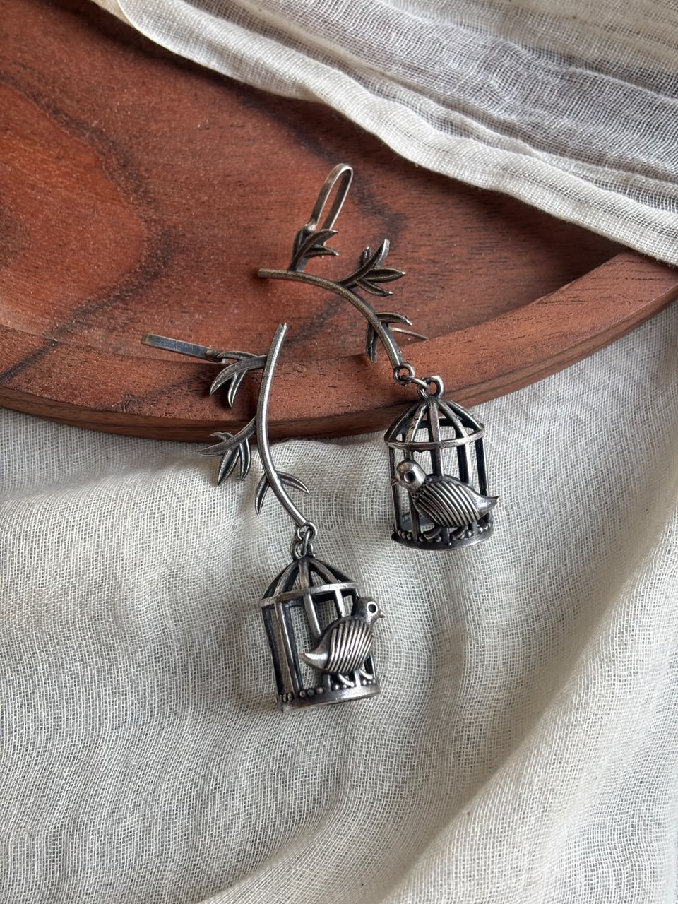 Cage brass earcuff
