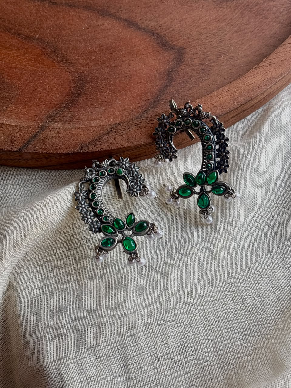 Lotus green stone earcuff