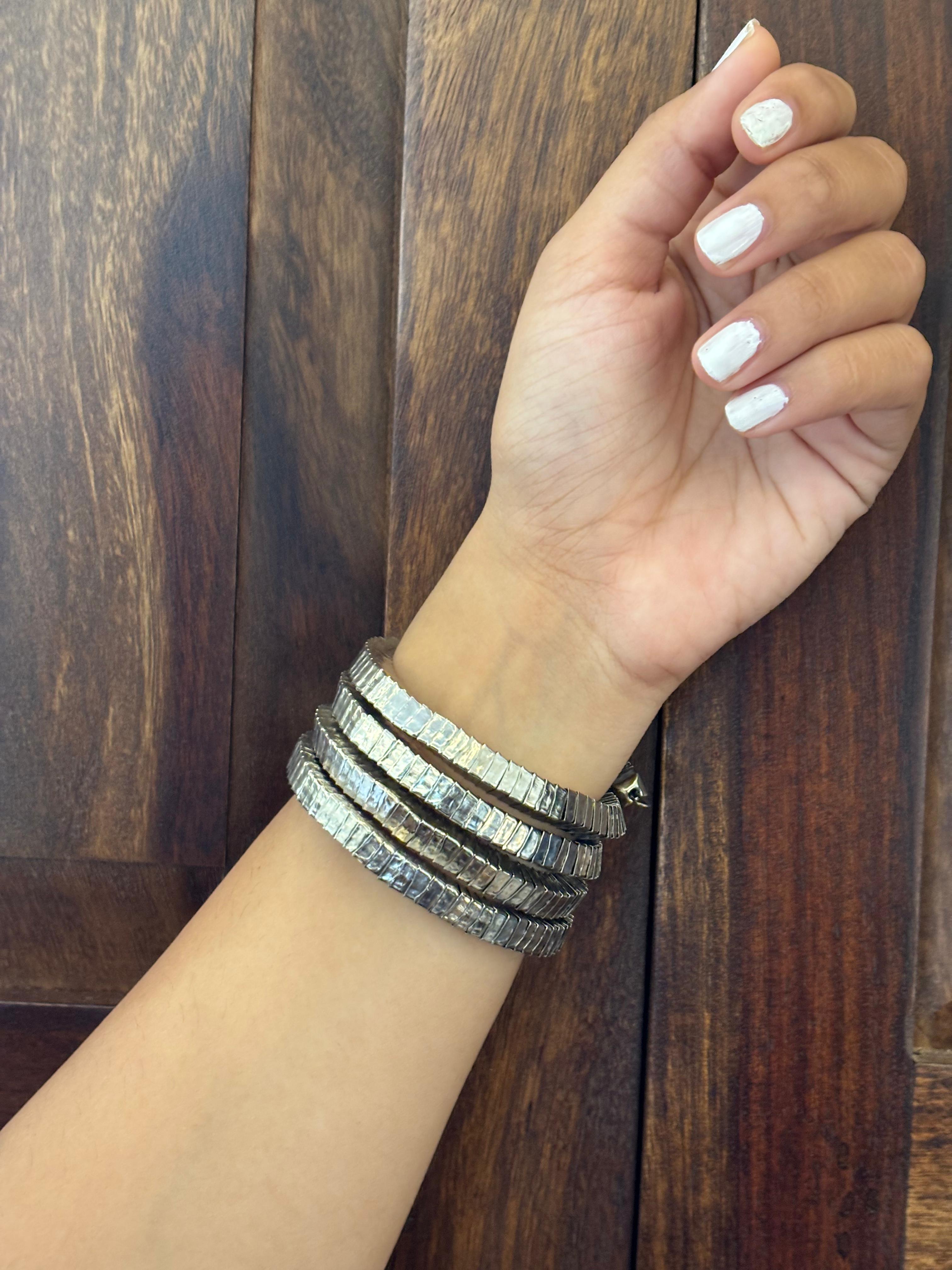 Tarang spiral square cuff